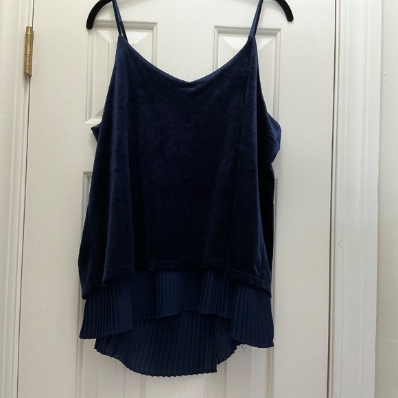 Top - Picture 4 of 4